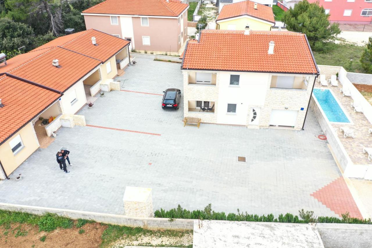 Apartmani Lukic 维尔 外观 照片